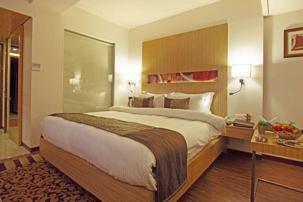 Comfort Inn Legacy Rajkot Zimmer foto